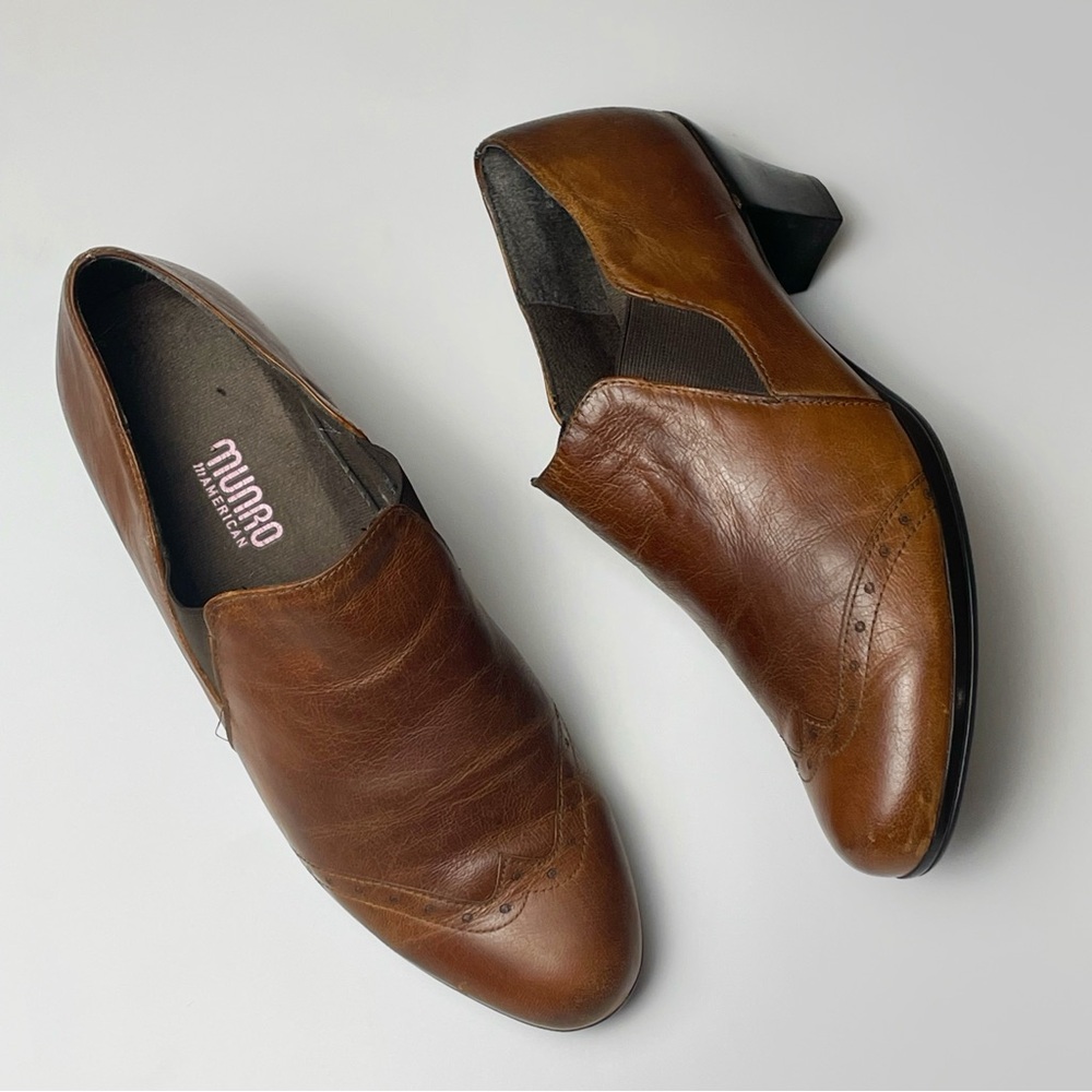 Munro Brown Leather Wingtip Chelsea Stretch Low Rise Heel Booties Size 10